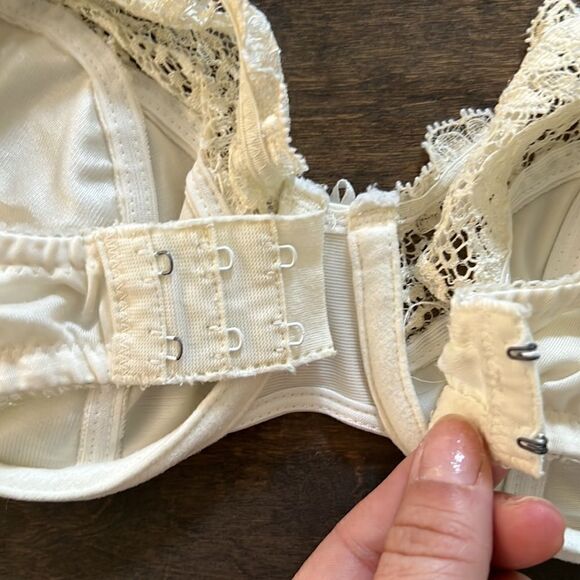Wacoal wired unlined lace bra Sz-32D - Picture 7 of 8